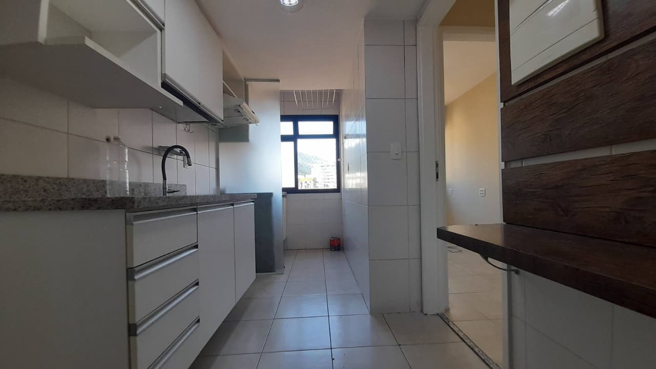 Apartamento a venda  Tijuca colado metrô.